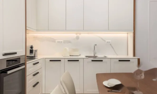 Недвижимость Трехкомнатная квартира, Центр: 11