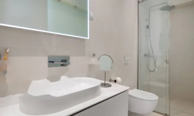 Недвижимость Трехкомнатная квартира, Центр: 25