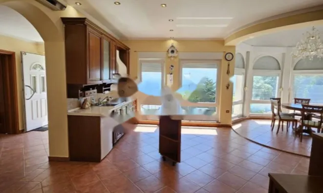 Недвижимость Четырехкомнатная квартира в Центре: 17