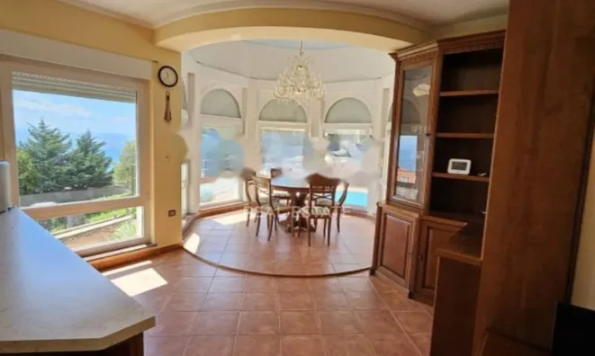 Недвижимость Четырехкомнатная квартира в Центре: 18