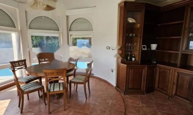 Недвижимость Четырехкомнатная квартира в Центре: 19