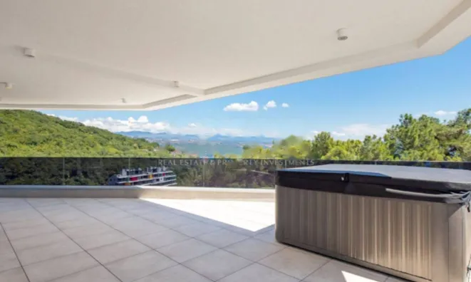 Недвижимость Четырехкомнатная квартира Опатия: 2