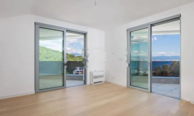 Недвижимость Четырехкомнатная квартира Опатия: 12