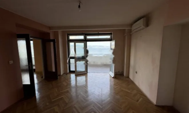 Недвижимость Трёхкомнатная квартира в центре: 4