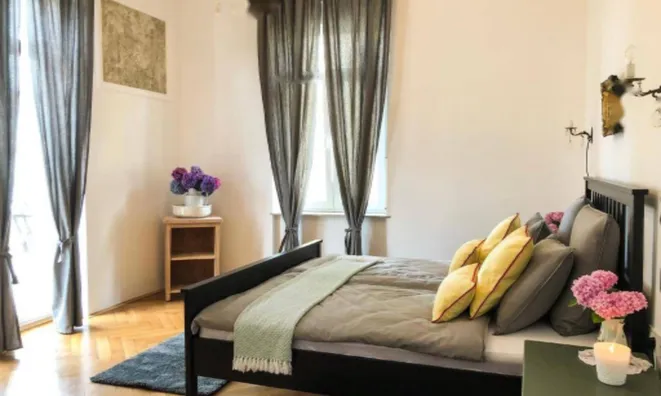 Недвижимость Четырехкомнатная квартира, Центр: 12