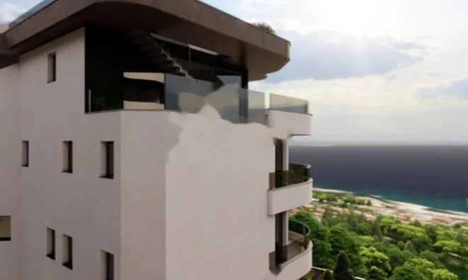 Недвижимость Четырехкомнатная квартира: 1