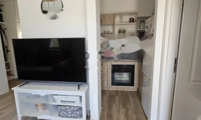 Недвижимость Четырехкомнатная квартира: 2