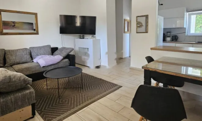 Недвижимость Четырехкомнатная квартира: 7