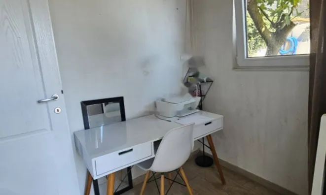 Недвижимость Четырехкомнатная квартира: 12