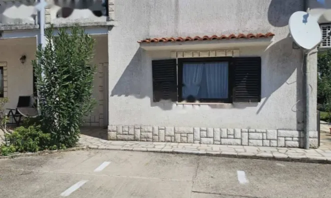 Недвижимость Четырехкомнатная квартира: 14