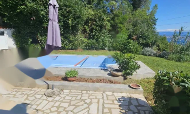 Недвижимость Четырехкомнатная квартира: 22