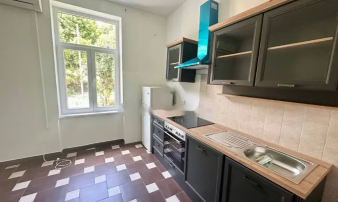 Недвижимость Двухкомнатная квартира, центр: 2