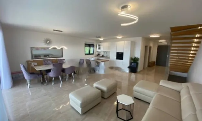 Недвижимость Семейный дом 250 м² в Побри: 11