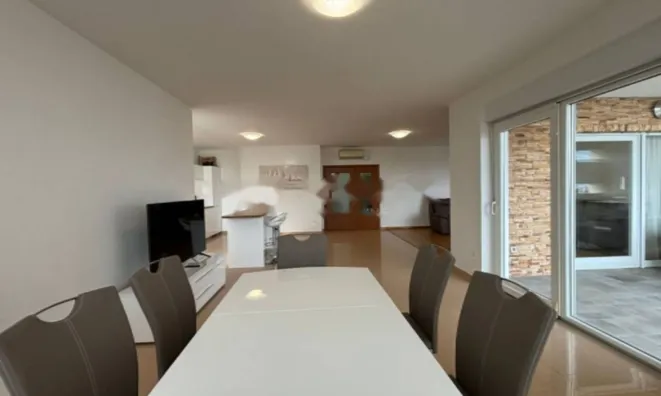 Недвижимость Трехкомнатная квартира, Опатия: 16