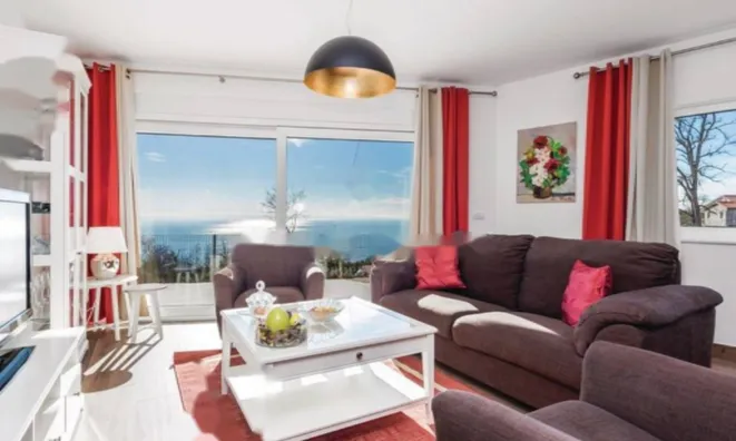 Недвижимость Четырехкомнатная квартира в Побрях: 2