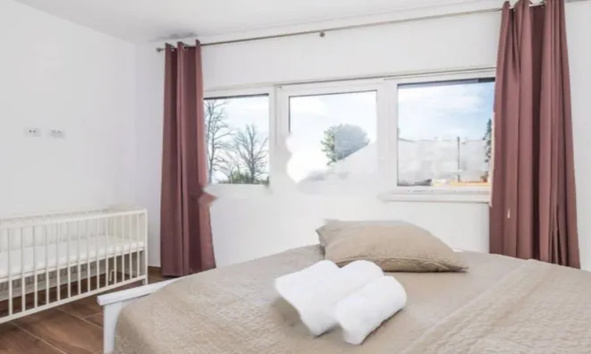 Недвижимость Четырехкомнатная квартира в Побрях: 11