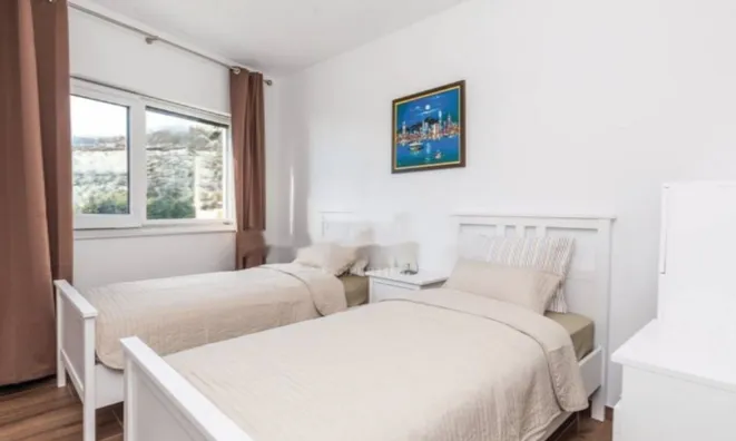 Недвижимость Четырехкомнатная квартира в Побрях: 12