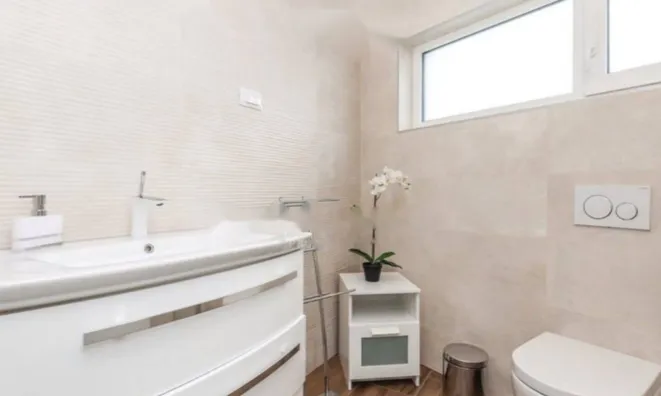 Недвижимость Четырехкомнатная квартира в Побрях: 17