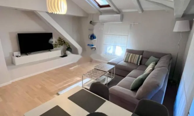 Недвижимость Двухкомнатная квартира, Центр: 1