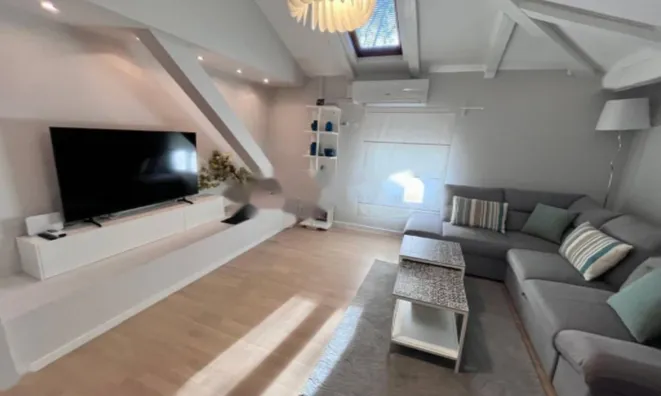 Недвижимость Двухкомнатная квартира, Центр: 3