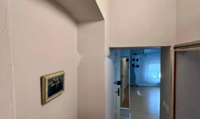 Недвижимость Двухкомнатная квартира, Центр: 7