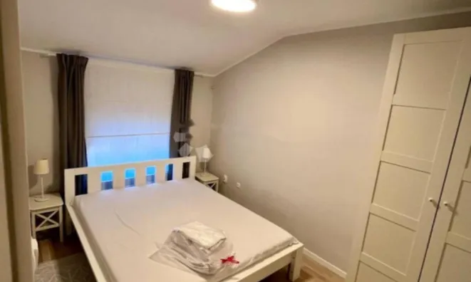 Недвижимость Двухкомнатная квартира, Центр: 8