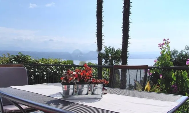 Недвижимость Двухкомнатная квартира в Центре: 1