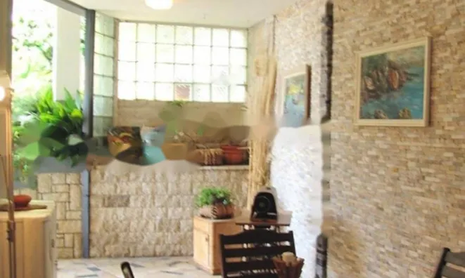 Недвижимость Двухкомнатная квартира в Центре: 10