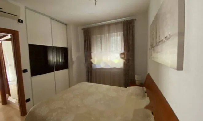 Недвижимость Трёхкомнатная квартира Центр: 4