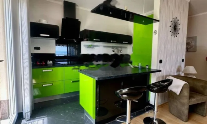 Недвижимость Трёхкомнатная квартира Центр: 20