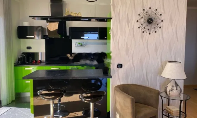 Недвижимость Трёхкомнатная квартира Центр: 21