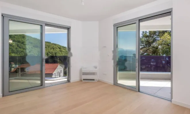 Недвижимость Трехкомнатная квартира в центре Опатии: 3