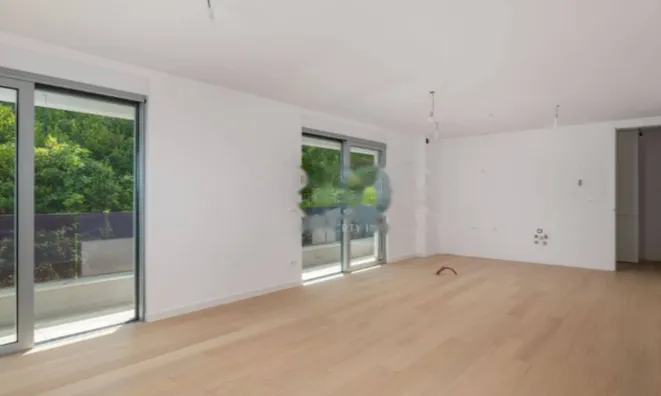 Недвижимость Трёхкомнатная квартира в центре: 3