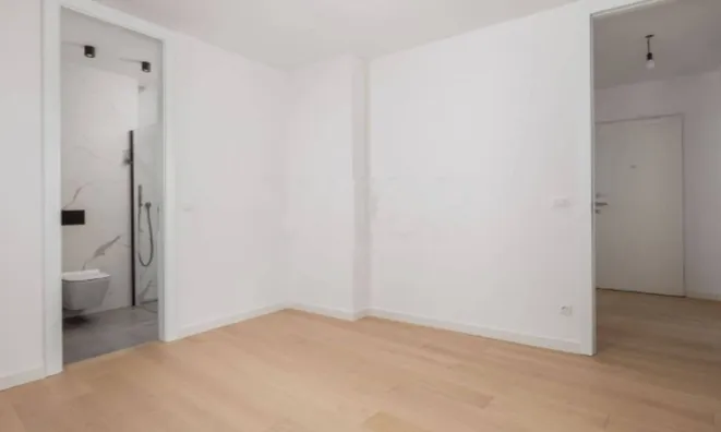 Недвижимость Трёхкомнатная квартира в центре: 8