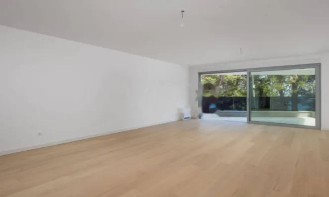 Недвижимость Трехкомнатная квартира в центре: 10