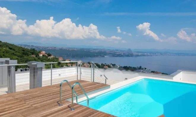 Недвижимость Трёхкомнатная квартира Центр: 2