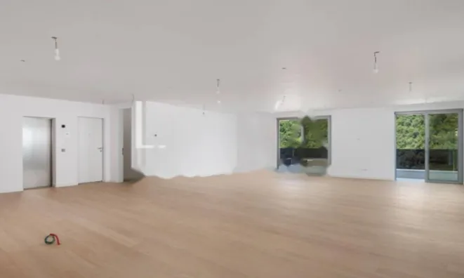 Недвижимость Трёхкомнатная квартира Центр: 11