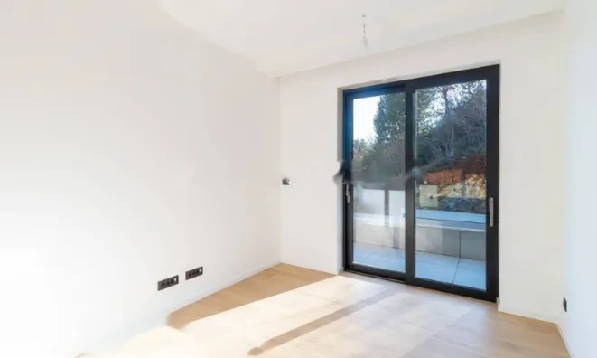 Недвижимость Трехкомнатная квартира Центр: 4