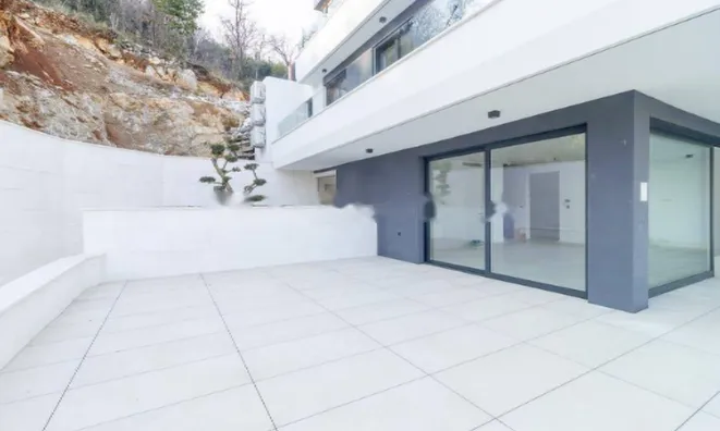 Недвижимость Трехкомнатная квартира Центр: 15