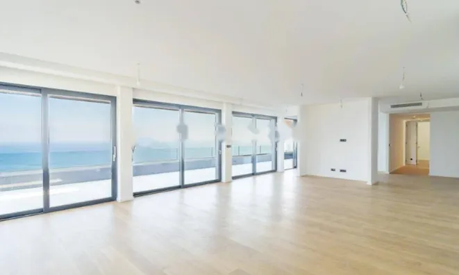 Недвижимость Четырехкомнатная квартира Опатия: 1