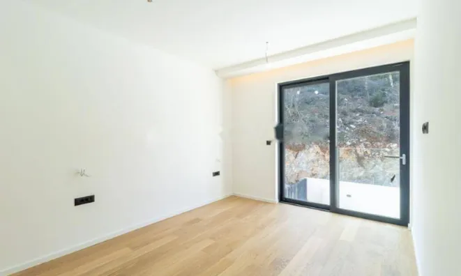 Недвижимость Четырехкомнатная квартира Опатия: 12