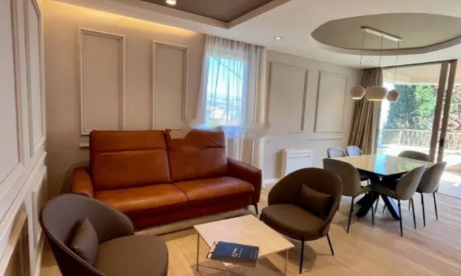 Недвижимость Трехкомнатная квартира в центре Опатии: 3