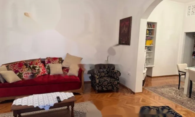 Недвижимость Трехкомнатная квартира Центр: 4