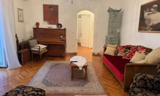 Недвижимость Трехкомнатная квартира Центр: 8