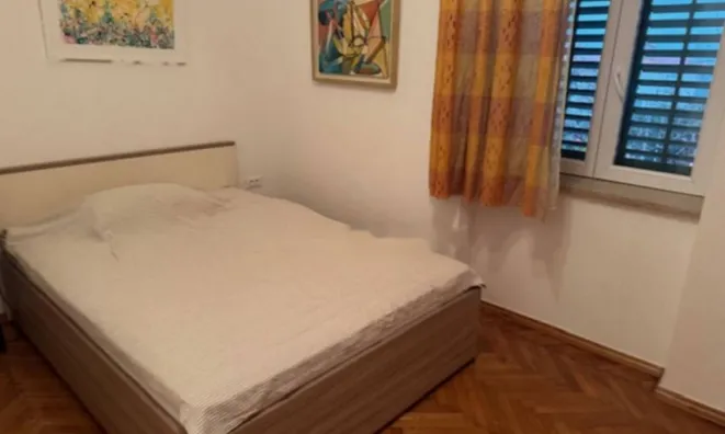 Недвижимость Трехкомнатная квартира Центр: 12