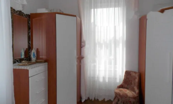 Недвижимость Трехкомнатная квартира Центр: 13