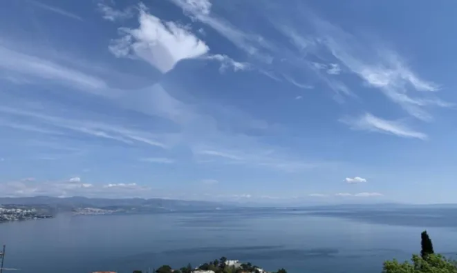 Недвижимость Трёхкомнатная квартира центр: 2