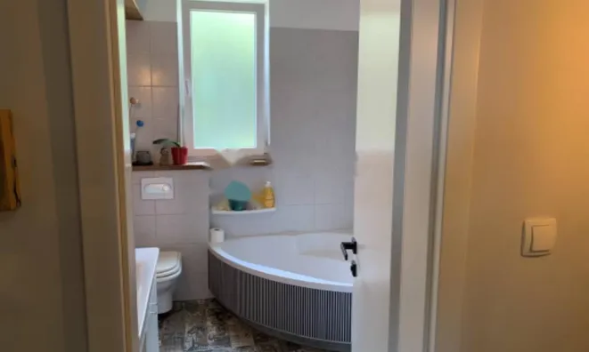 Недвижимость Трёхкомнатная квартира центр: 13