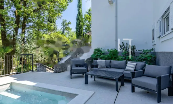 Недвижимость Семейная вилла, Запад Опатия: 60