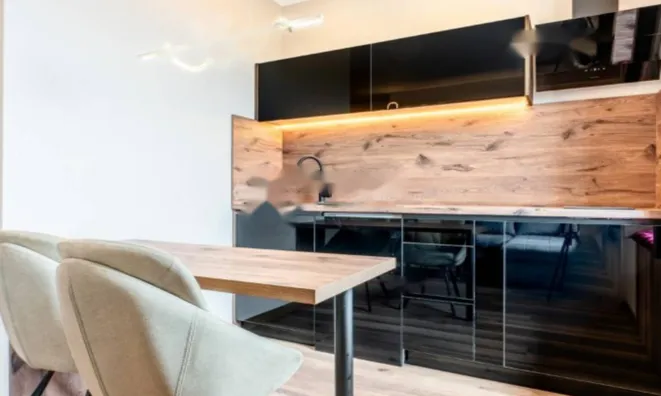 Недвижимость Четырехкомнатная квартира, Опатия: 20